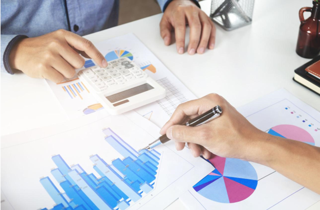 تقييم الشركات والمشروعات – كيف تحدد القيمة الحقيقية لاتخاذ قرارات استثمارية ذكية؟